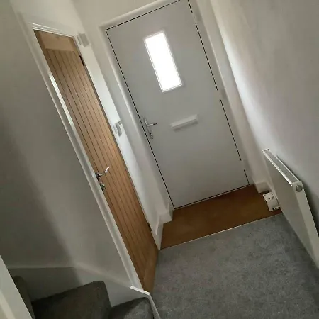 Chic 3 Bed House Bristol & Bath Free Parking Wifi * 布里斯托