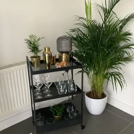 Chic 3 Bed House Bristol & Bath Free Parking Wifi Holiday home